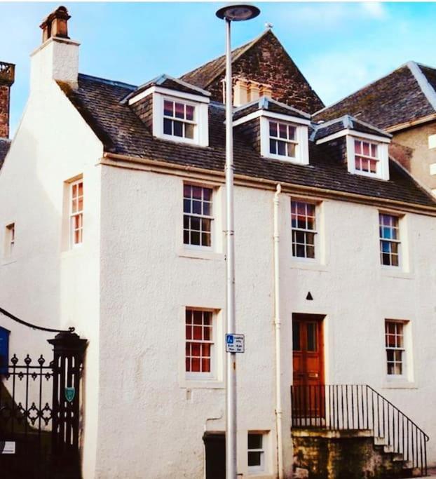 Jacobite'S Retreat, 17Th Century Cottage In The Heart Of Inverness Exterior photo